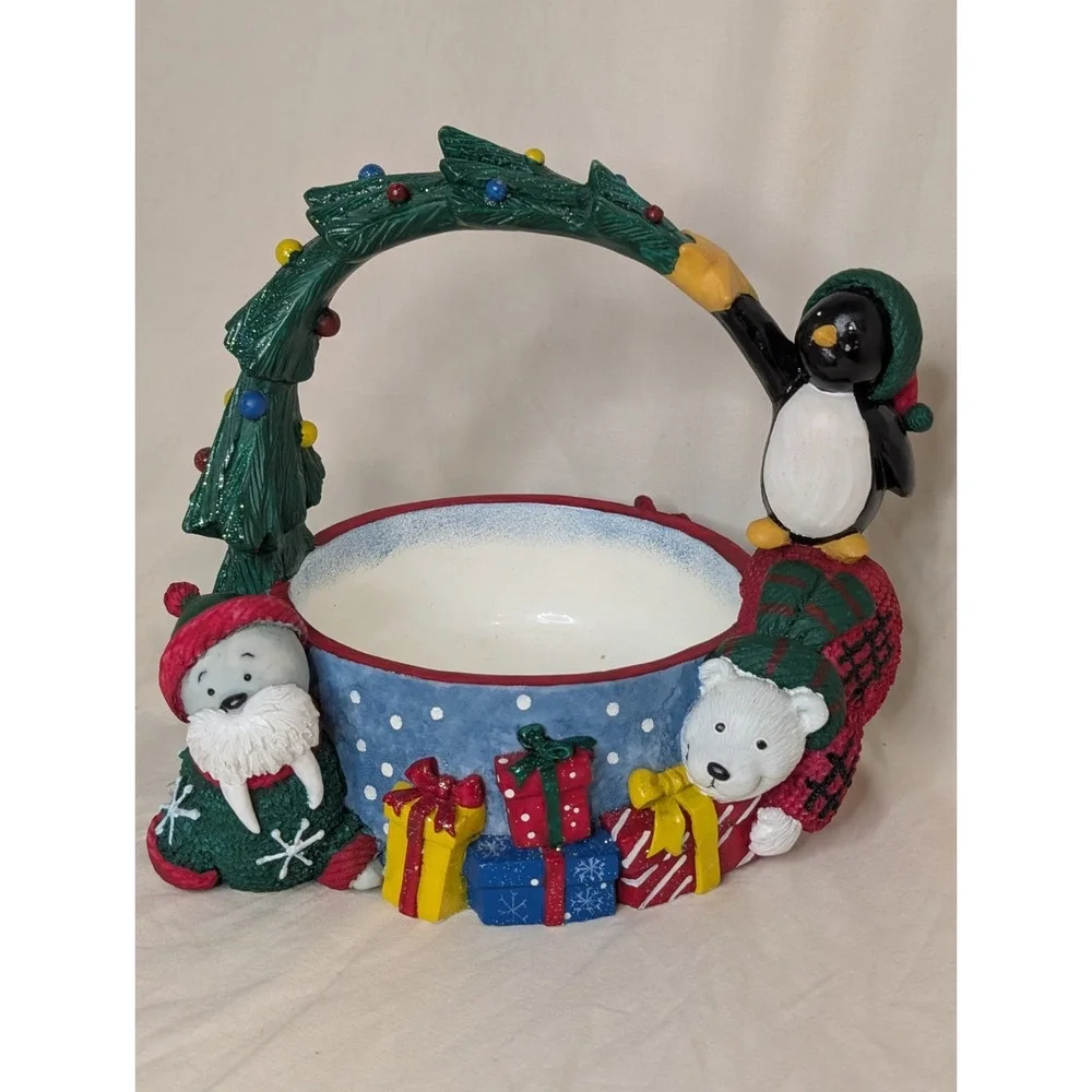 Vintage St. Nicholas Square 1999 Holiday Handle Basket Christmas Home Decor‎